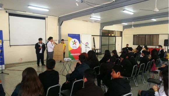 Los jóvenes se rebelan contra la individualidad en Revoluciona Concausa Los jóvenes se rebelan contra la individualidad en Revoluciona Concausa